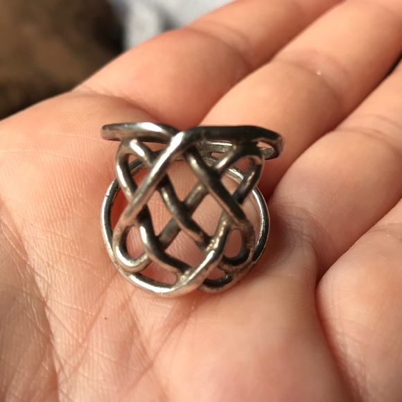 Silver ring - Picture 2 of 5